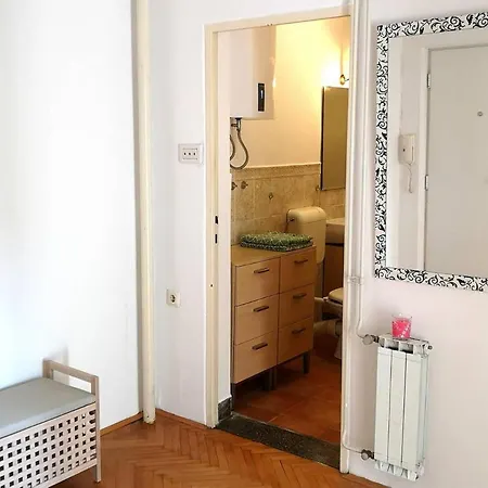 Couples Getaway - Central+free Parking Apartment Laibach
